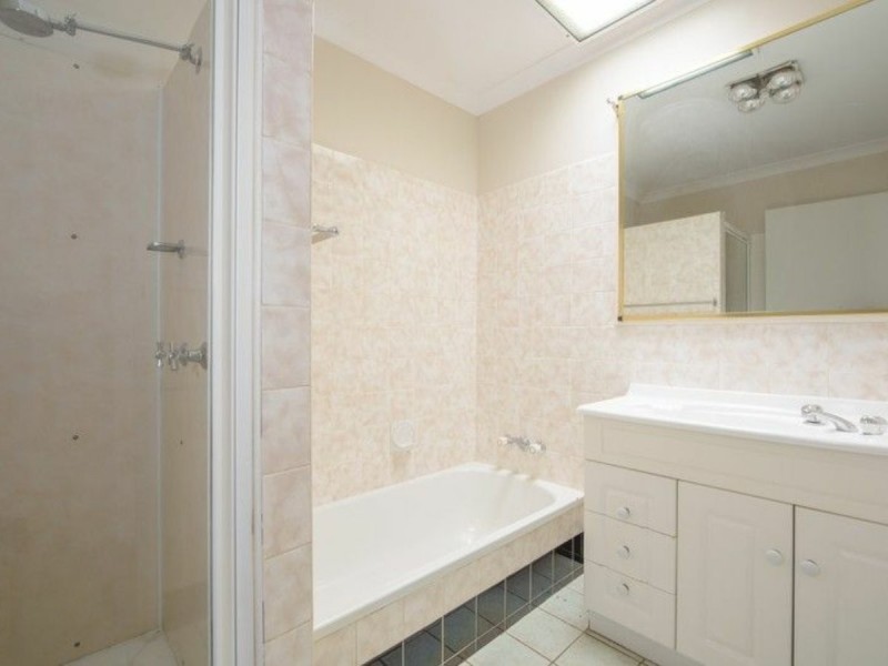 4 Berringar Lane, West Gladstone QLD 4680