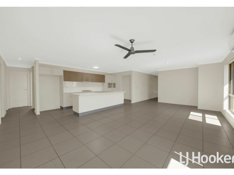 5 Amber Street, Kirkwood QLD 4680