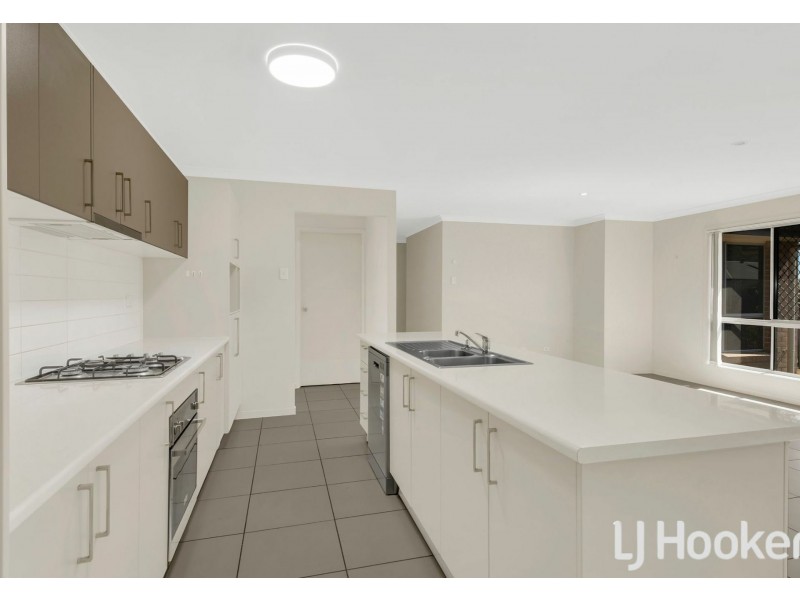 5 Amber Street, Kirkwood QLD 4680