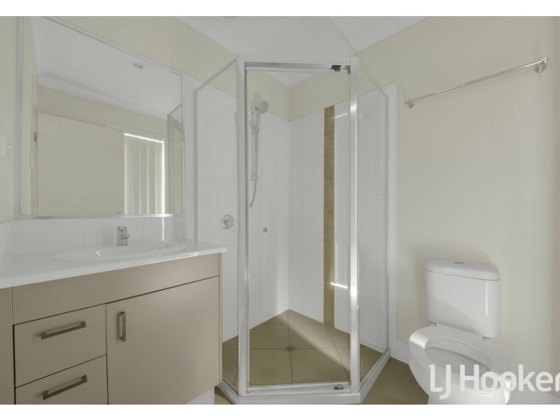 5 Amber Street, Kirkwood QLD 4680