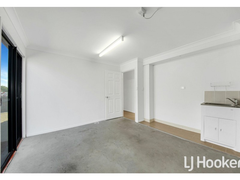 22 Amelia Street, West Gladstone QLD 4680