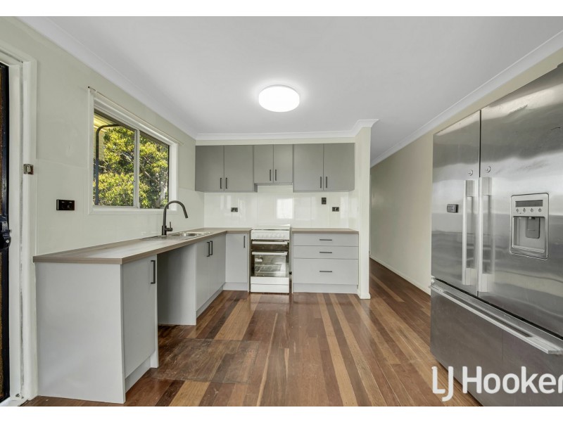 4 Melbourne Street, West Gladstone QLD 4680