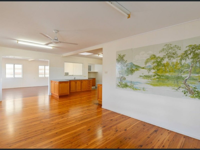 23 Larsen Street, West Gladstone QLD 4680