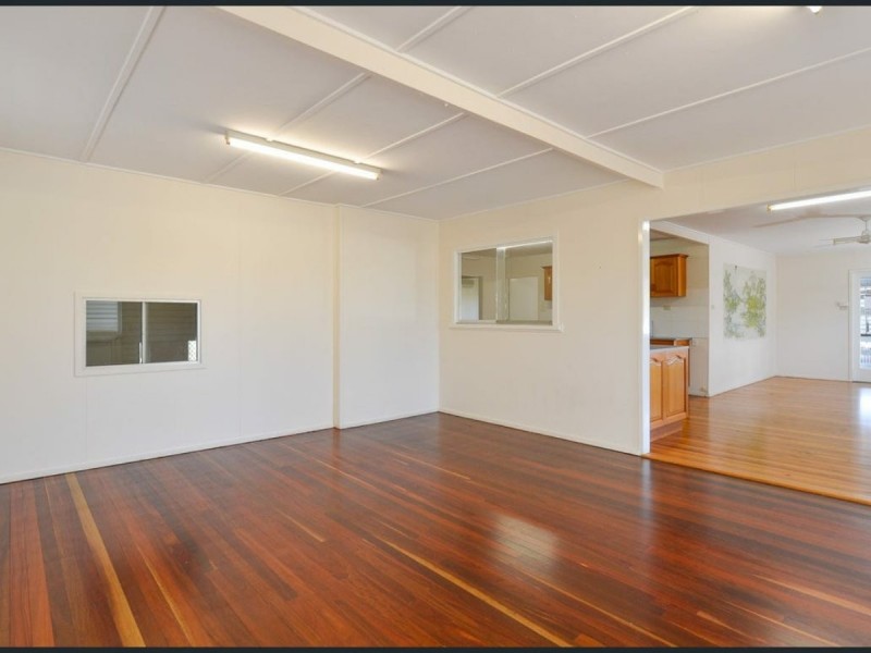23 Larsen Street, West Gladstone QLD 4680