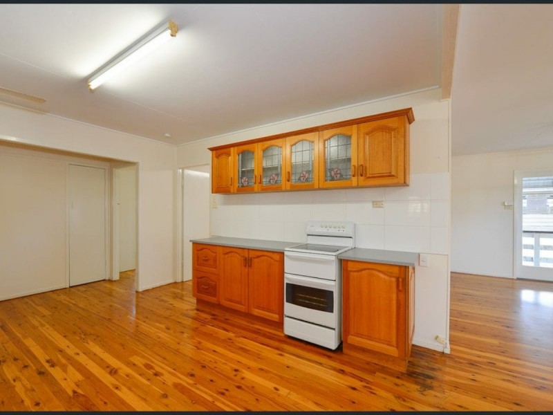 23 Larsen Street, West Gladstone QLD 4680