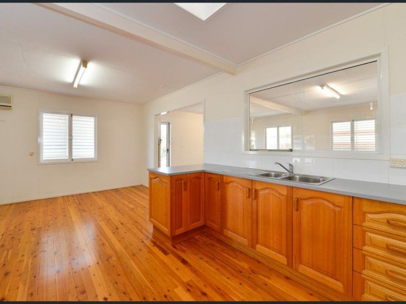 23 Larsen Street, West Gladstone QLD 4680