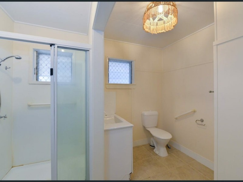 23 Larsen Street, West Gladstone QLD 4680