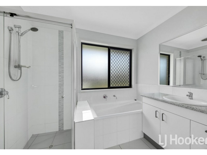 16 Pipit Place, Glen Eden QLD 4680