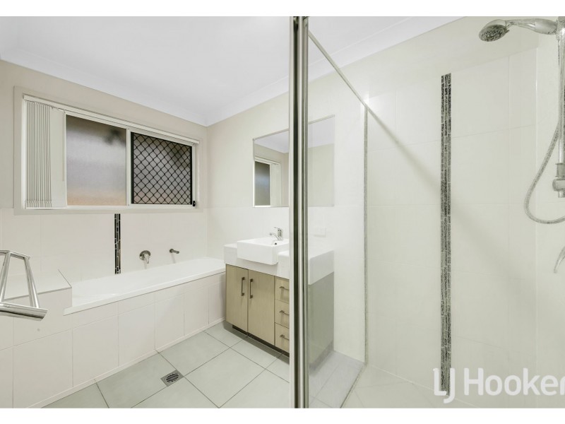 5 Sturt Court, Glen Eden QLD 4680