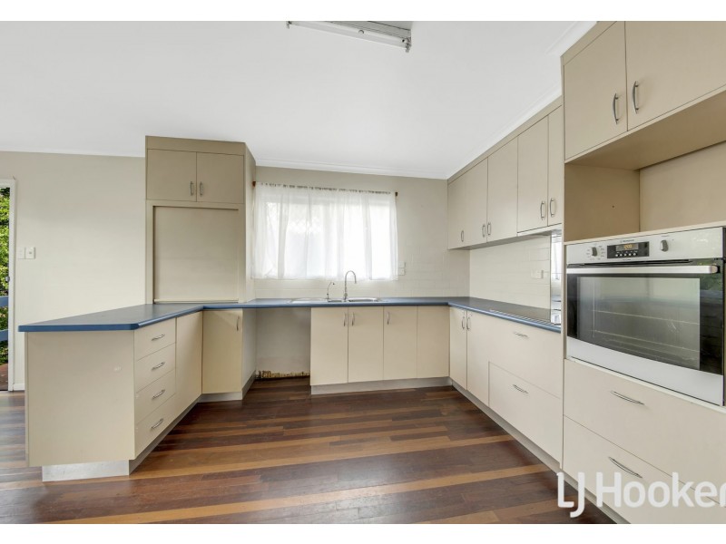 8 Penda Avenue, New Auckland QLD 4680