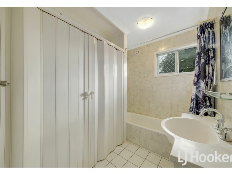 8 Penda Avenue, New Auckland QLD 4680