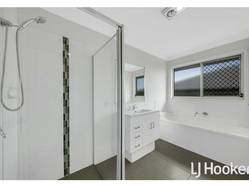 13 Lenthall Street, Boyne Island QLD 4680