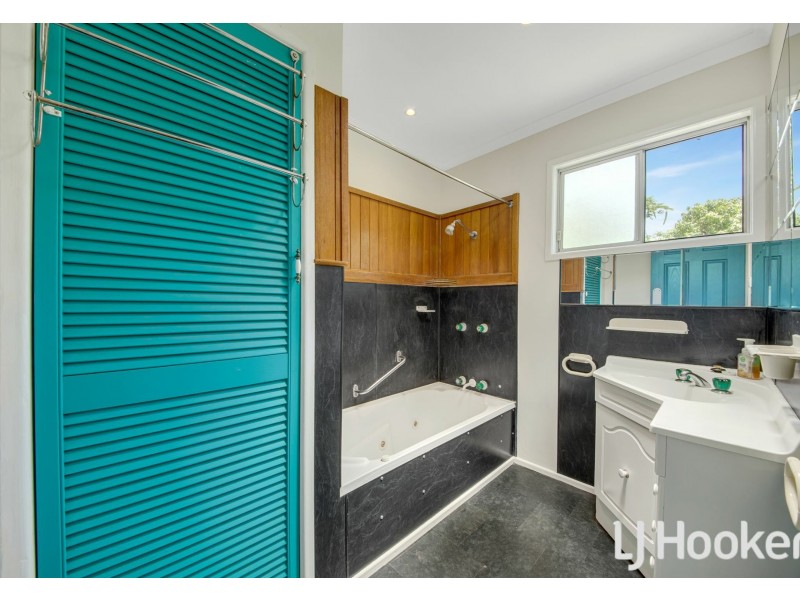 4 Coolongolook Close, West Gladstone QLD 4680