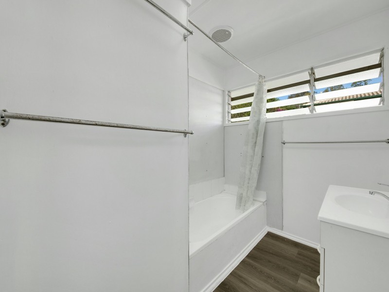 2 Carron Street, West Gladstone QLD 4680