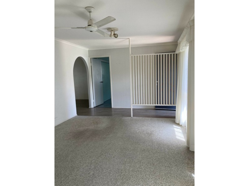 12 Kirrang Place, Boyne Island QLD 4680
