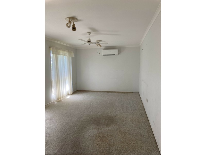 12 Kirrang Place, Boyne Island QLD 4680