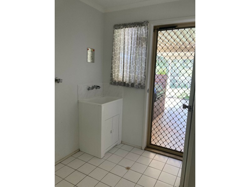 12 Kirrang Place, Boyne Island QLD 4680