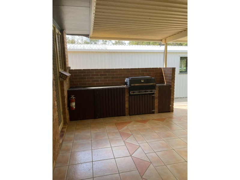 12 Kirrang Place, Boyne Island QLD 4680