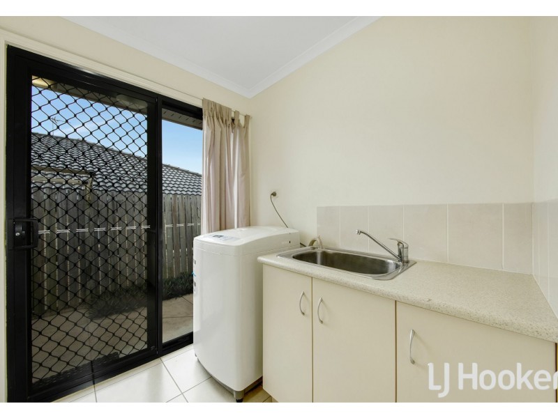 5 Bottlebrush Drive, Kirkwood QLD 4680