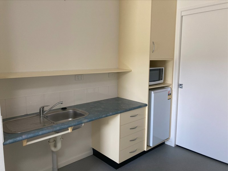 Unit 7/8 Wicks Street, New Auckland QLD 4680