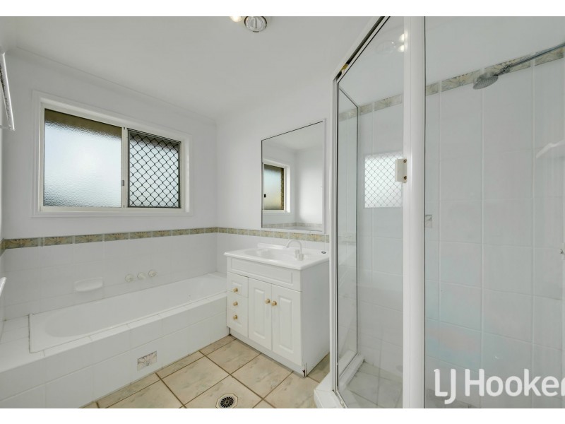 65b Penda Avenue, New Auckland QLD 4680