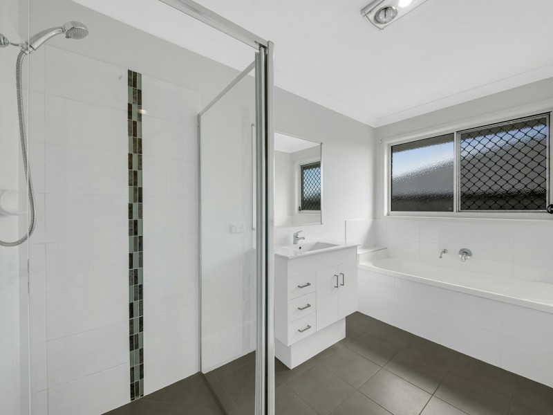 13 Lenthall Street, Boyne Island QLD 4680