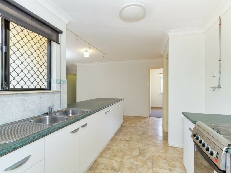24 Ellington Street, New Auckland QLD 4680
