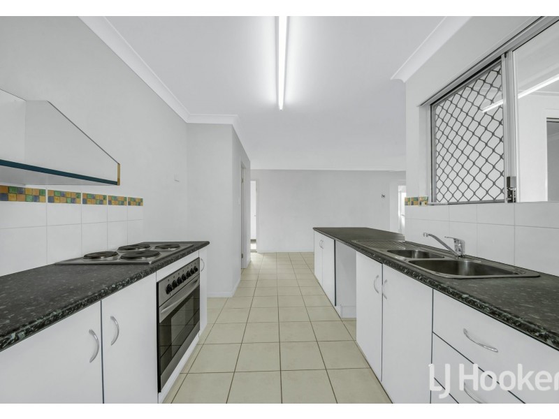 4 Dickinson Road, New Auckland QLD 4680