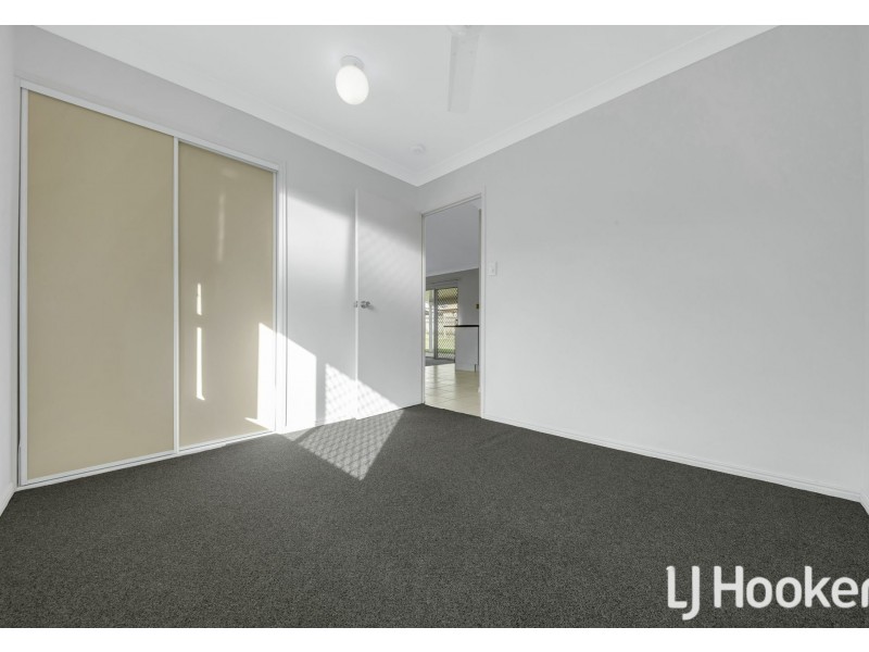 4 Dickinson Road, New Auckland QLD 4680