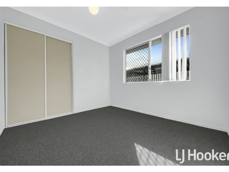 4 Dickinson Road, New Auckland QLD 4680