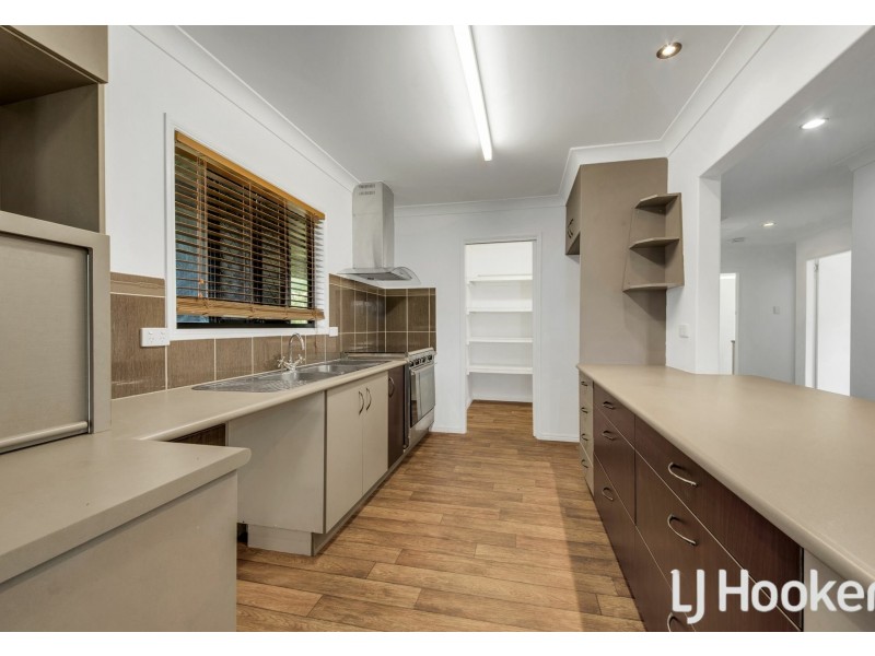 16b Walters Ave, West Gladstone QLD 4680