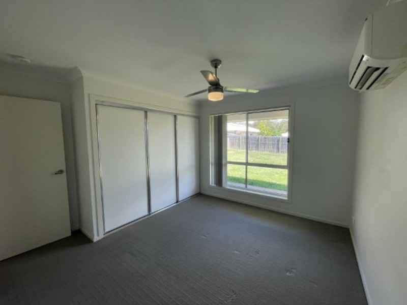 6 Greengard Place, Kirkwood QLD 4680
