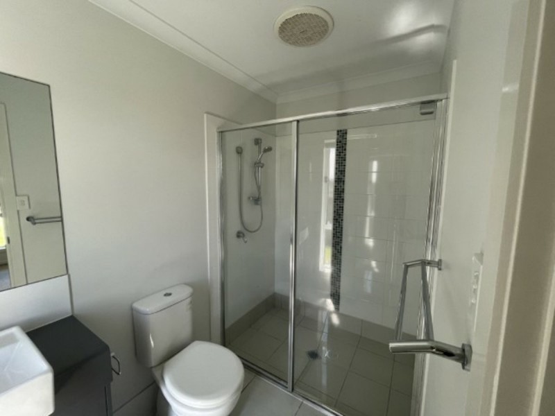 6 Greengard Place, Kirkwood QLD 4680