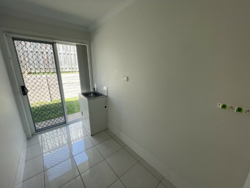 6 Greengard Place, Kirkwood QLD 4680