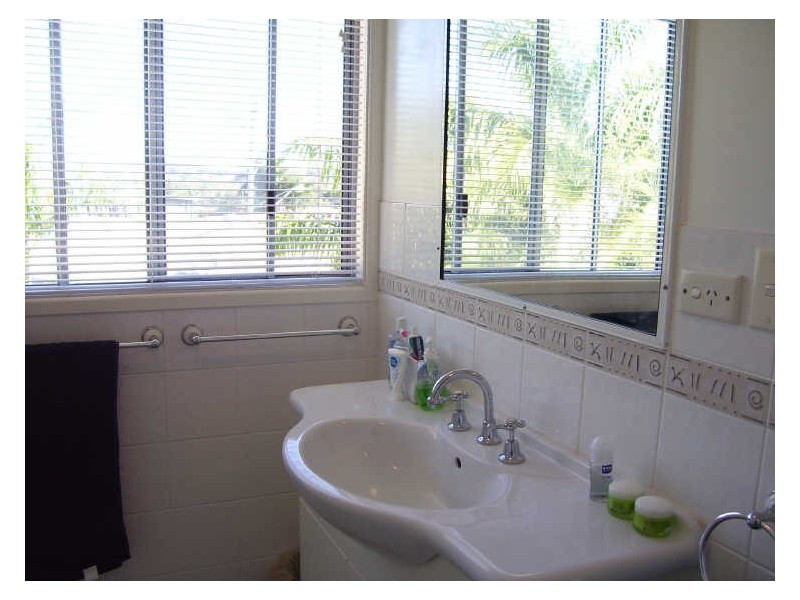 3 Coral Court, Kin Kora QLD 4680