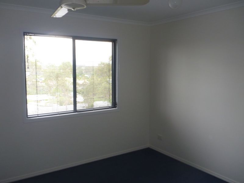 8B Robertson Close, New Auckland QLD 4680