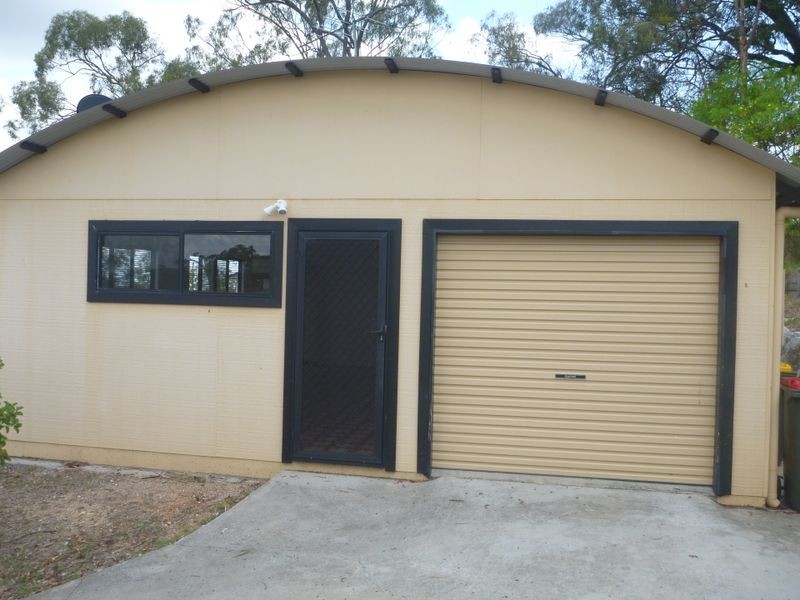 8B Robertson Close, New Auckland QLD 4680