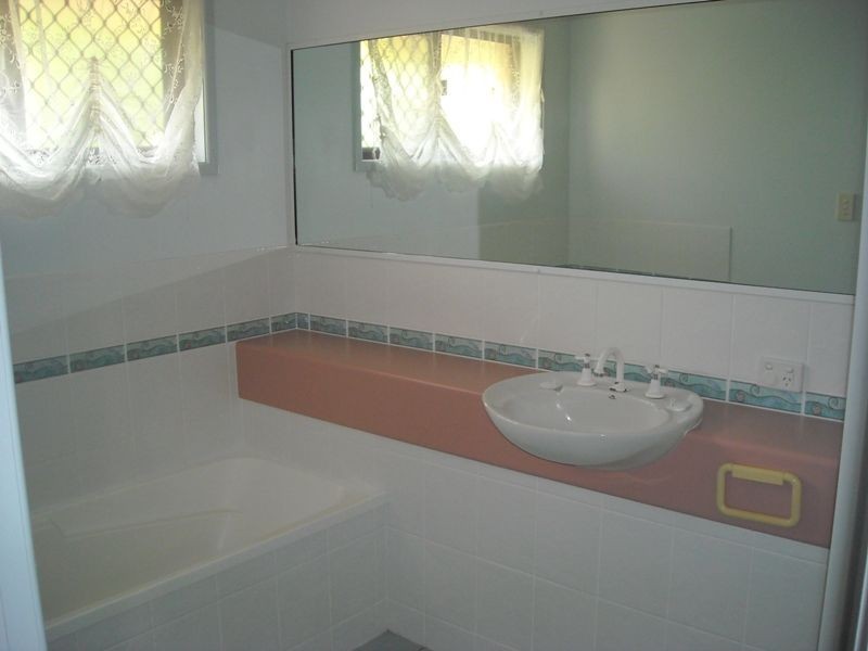 23 Barrine Close, Clinton QLD 4680