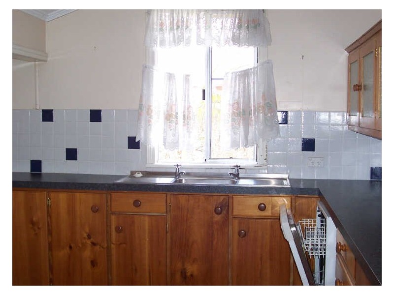 195 AUCKLAND STREET, Gladstone QLD 4680