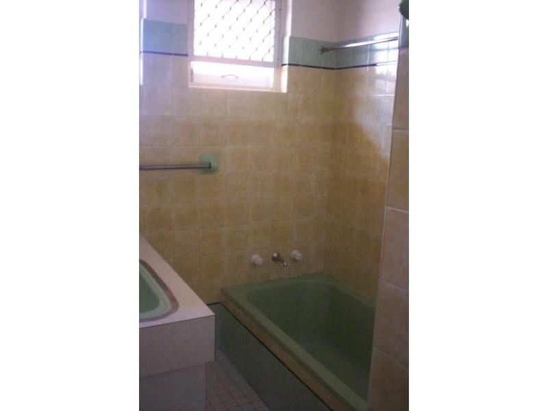 215 GOONDOON STREET, Gladstone QLD 4680