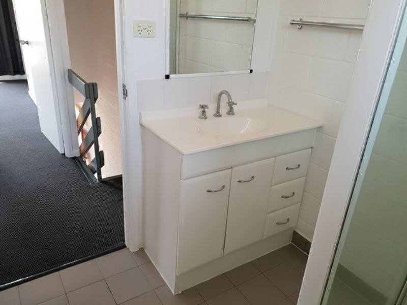 Unit 4/10 Chapman Drive, Clinton QLD 4680