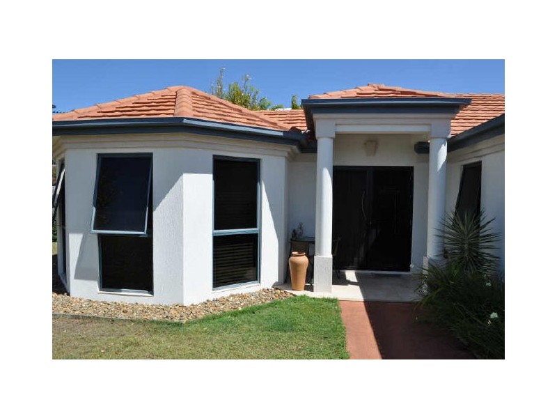 16 Sandringham Close, Telina QLD 4680