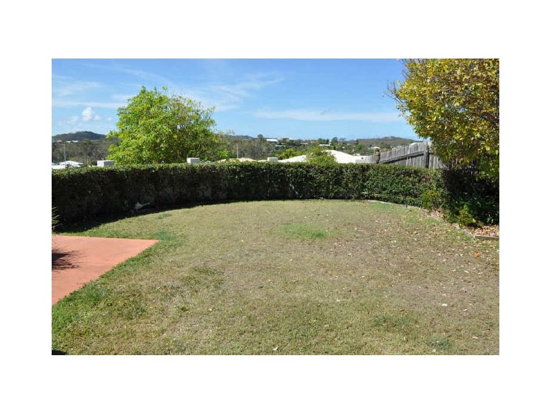 16 Sandringham Close, Telina QLD 4680