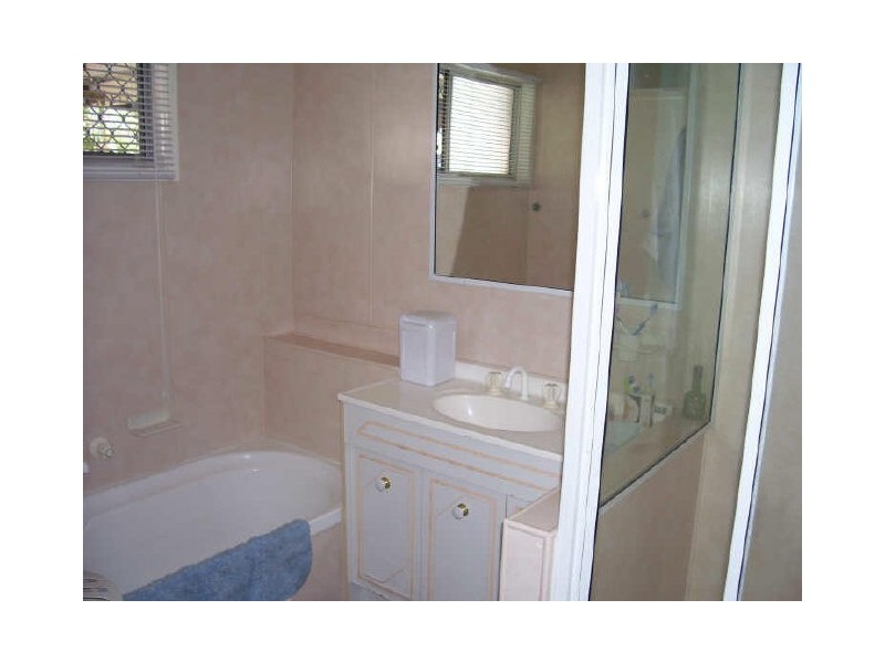 17 Drummer Street, Toolooa QLD 4680