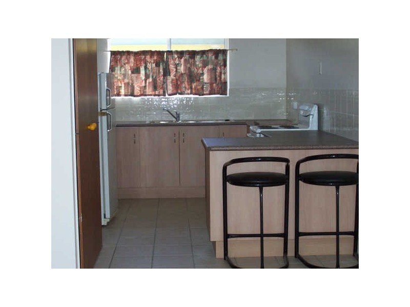 2/17 Fletcher Street, West Gladstone QLD 4680