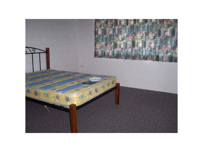 2/17 Fletcher Street, West Gladstone QLD 4680