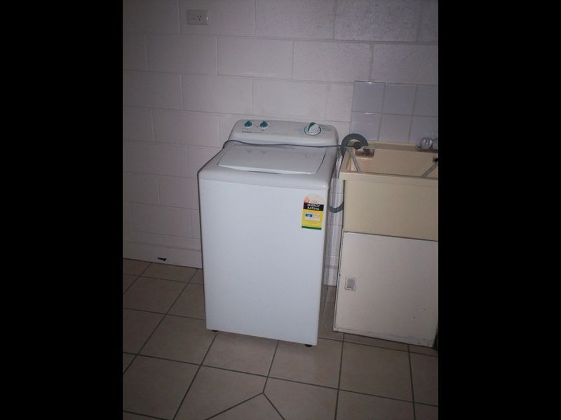 2/17 Fletcher Street, West Gladstone QLD 4680