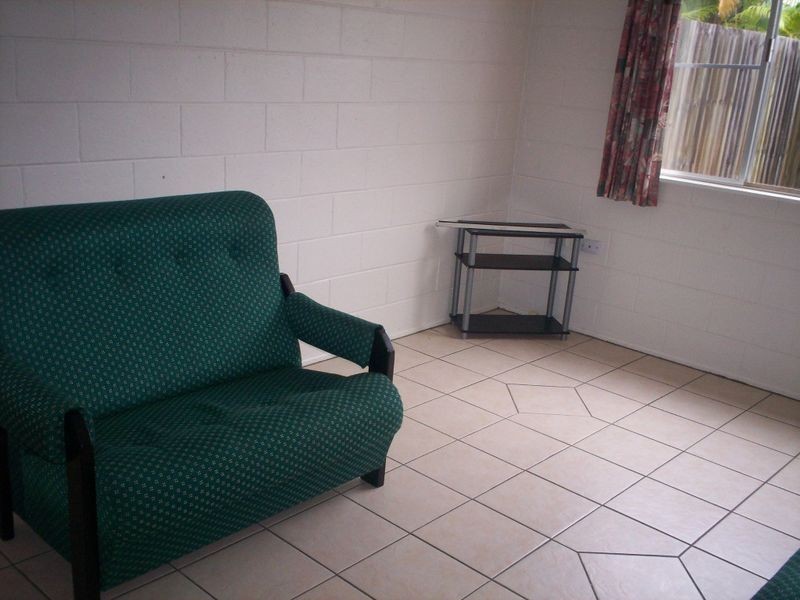 2/17 Fletcher Street, West Gladstone QLD 4680