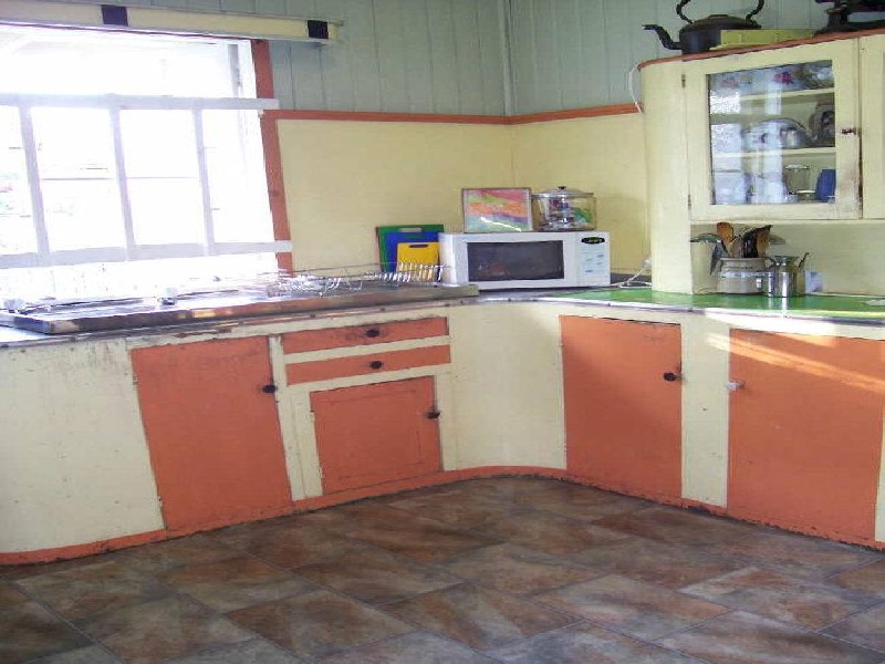 11 Side Street, West Gladstone QLD 4680