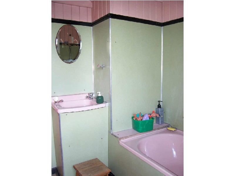 11 Side Street, West Gladstone QLD 4680